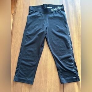 Nike Pro Women’s Black Capri Leggings